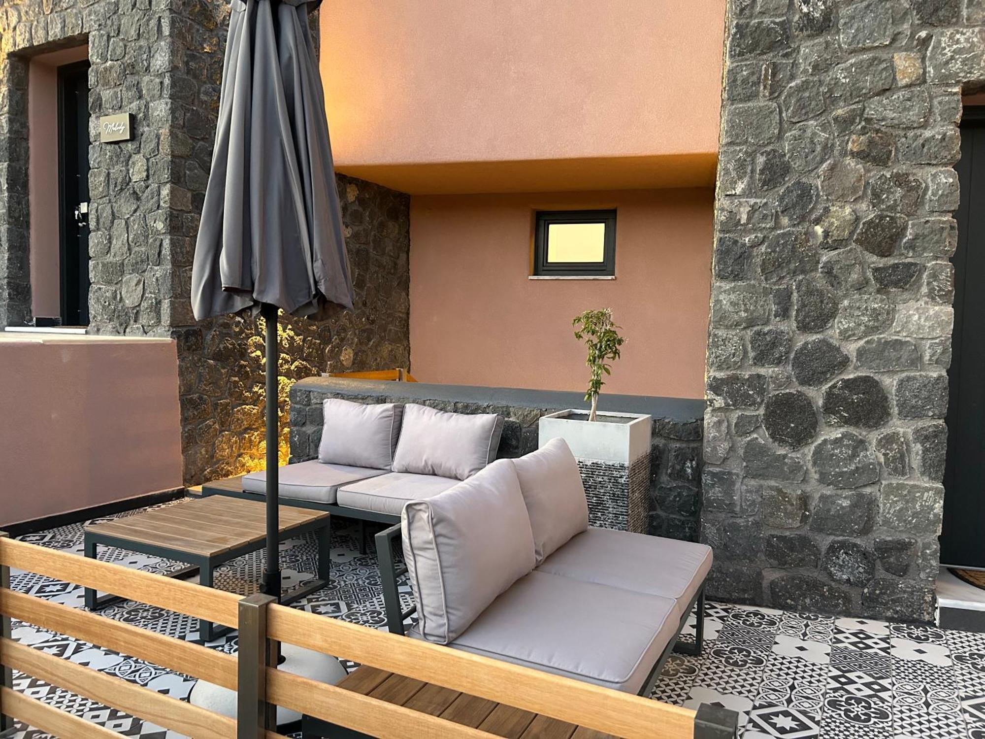 Golden Moments Luxury Stone Villas C Messaria  Exterior photo